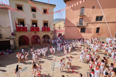 Fotos del cohete de inicio de fiestas en Cáseda