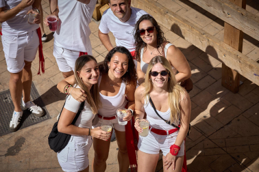 Fotos del cohete de inicio de fiestas en Cáseda