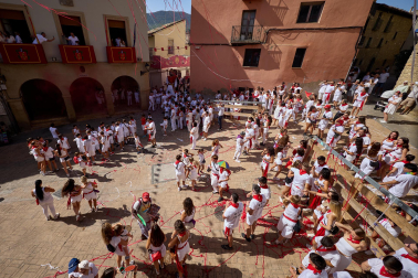 Fotos del cohete de inicio de fiestas en Cáseda