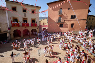 Fotos del cohete de inicio de fiestas en Cáseda