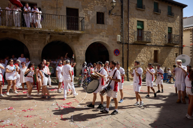 Fotos del cohete de inicio de fiestas en Cáseda