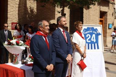 A: JAVIER F. AGUERRI F: 08/09/2026 P: OSCAR CHIVITE, OSCAR BEA, MARIA CHIVITE L: CINTRUENIGO T: MISA, PROCESION Y HOMENAJES FIESTAS CINTRUENIGO 2026