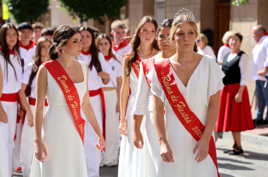 Foto de la procesión, damas de honor y quintos del 2027 en Azagra