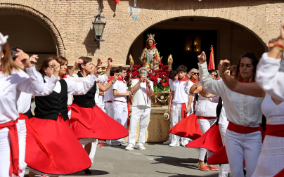 Foto de la procesión, damas de honor y quintos del 2027 en Azagra