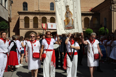 Foto de la procesión, damas de honor y quintos del 2027 en Azagra