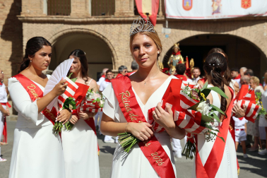 Foto de la procesión, damas de honor y quintos del 2027 en Azagra
