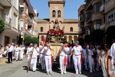 Foto de la procesión, damas de honor y quintos del 2027 en Azagra