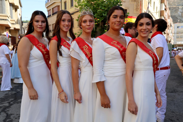 Foto de la procesión, damas de honor y quintos del 2027 en Azagra