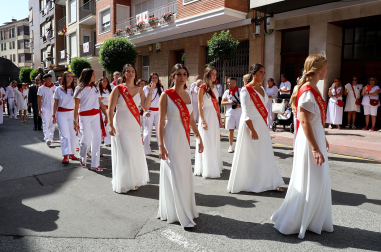 Foto de la procesión, damas de honor y quintos del 2027 en Azagra