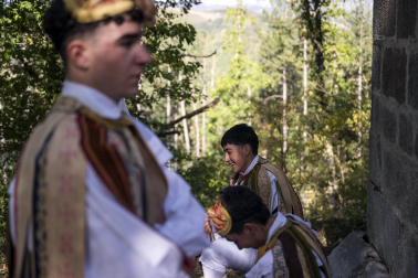 Fotos de los Danzantes de Ochagavía y sus bailes en honor de la Virgen de Muskilda