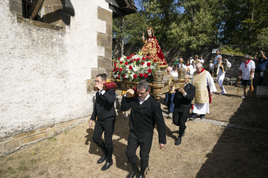 Fotos de los Danzantes de Ochagavía y sus bailes en honor de la Virgen de Muskilda