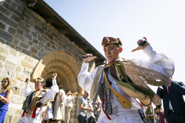 Fotos de los Danzantes de Ochagavía y sus bailes en honor de la Virgen de Muskilda