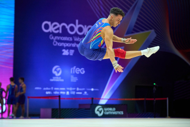 Foto de los entrenamientos de la selección española de gimnasia aeróbica en el Navarra Arena