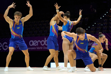 Foto de los entrenamientos de la selección española de gimnasia aeróbica en el Navarra Arena