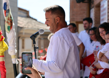 Inicio de las fiestas patronales 2026 en la localidad de Cárcar con el cohete