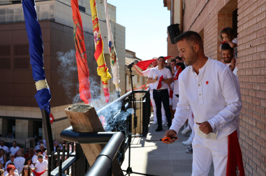 Inicio de las fiestas patronales 2026 en la localidad de Cárcar con el cohete
