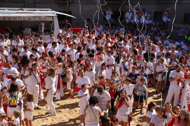 Inicio de las fiestas patronales 2026 en la localidad de Cárcar con el cohete