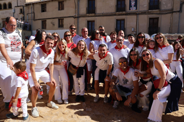 Inicio de las fiestas patronales 2026 en la localidad de Cárcar con el cohete