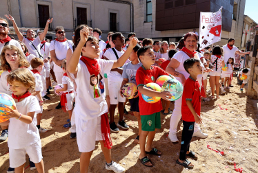 Inicio de las fiestas patronales 2026 en la localidad de Cárcar con el cohete