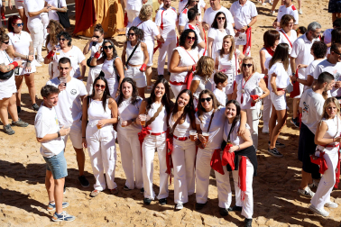 Inicio de las fiestas patronales 2026 en la localidad de Cárcar con el cohete