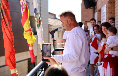 Inicio de las fiestas patronales 2026 en la localidad de Cárcar con el cohete