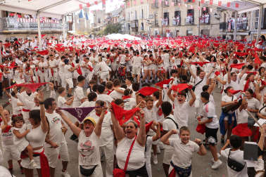 Fotos del cohete de fiestas de Olite 2026