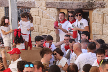 Fotos del cohete de fiestas de Olite 2026