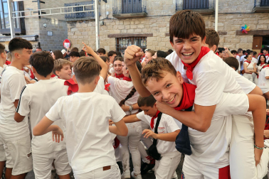Fotos del cohete de fiestas de Olite 2026