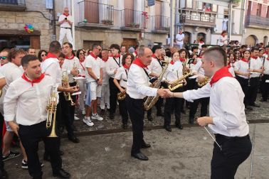Fotos del cohete de fiestas de Olite 2026