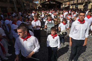 Fotos del cohete de fiestas de Olite 2026