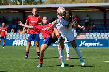 Foto del partido entre Osasuna Femenino y Real Madrid B en Tajonar