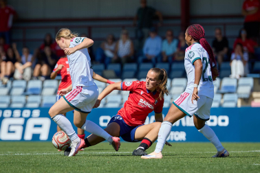 Foto del partido entre Osasuna Femenino y Real Madrid B en Tajonar