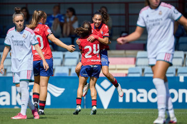 Foto del partido entre Osasuna Femenino y Real Madrid B en Tajonar