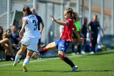 Foto del partido entre Osasuna Femenino y Real Madrid B en Tajonar