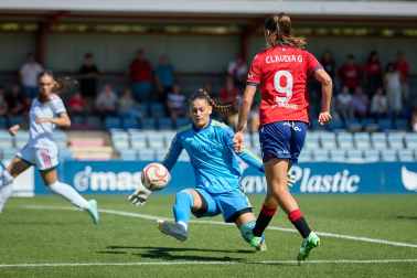 Foto del partido entre Osasuna Femenino y Real Madrid B en Tajonar