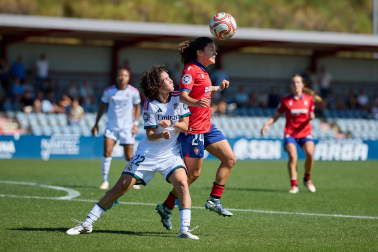 Foto del partido entre Osasuna Femenino y Real Madrid B en Tajonar