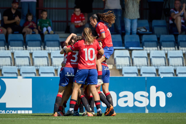 Foto del partido entre Osasuna Femenino y Real Madrid B en Tajonar