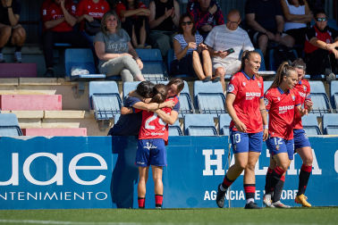 Foto del partido entre Osasuna Femenino y Real Madrid B en Tajonar