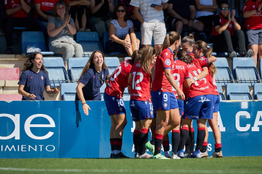 Foto del partido entre Osasuna Femenino y Real Madrid B en Tajonar