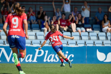 Foto del partido entre Osasuna Femenino y Real Madrid B en Tajonar