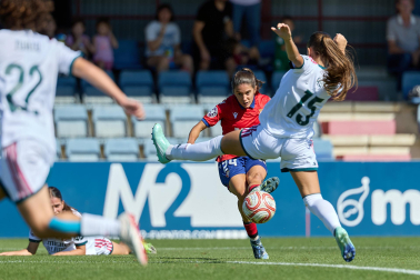 Foto del partido entre Osasuna Femenino y Real Madrid B en Tajonar