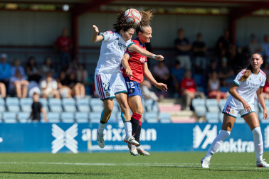 Foto del partido entre Osasuna Femenino y Real Madrid B en Tajonar