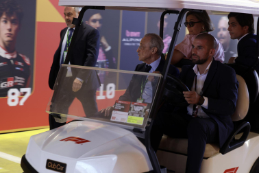 Fotos de autoridades y famosos que han asistido al Gran Premio de España de Fórmula 1 en el circuito Madring