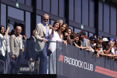 Fotos de autoridades y famosos que han asistido al Gran Premio de España de Fórmula 1 en el circuito Madring