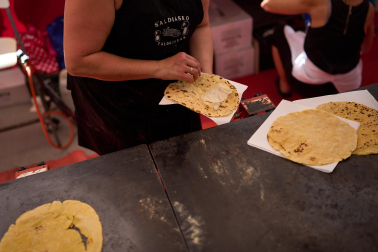 La gastronomía, el deporte y una exhibición de ‘giza proba’ marcaron el día del talo en Leitza