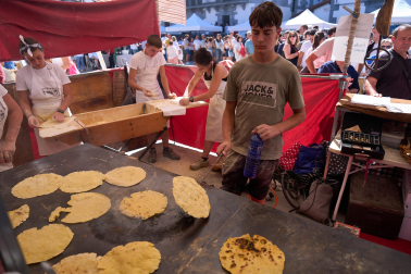 La gastronomía, el deporte y una exhibición de ‘giza proba’ marcaron el día del talo en Leitza