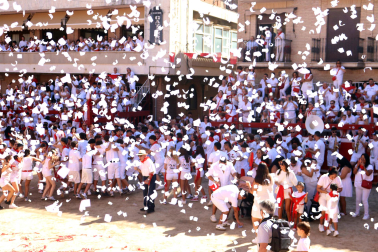 Calor, música y diversión en el cohete del inicio de las fiestas 2026 en Villafranca
