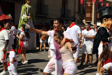 Calor, música y diversión en el cohete del inicio de las fiestas 2026 en Villafranca