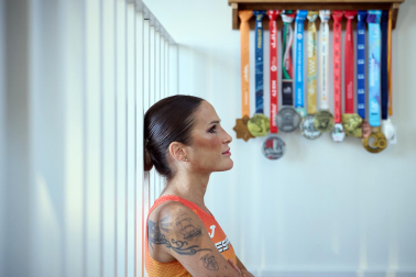 La atleta Estefanía Unzu recibe en su casa a Diario de Navarra en la semana que disputa el Campeonato del Mundo de 100 kilómetros