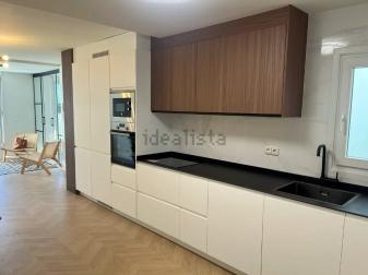 Cocina a estrenar abierta al salón
